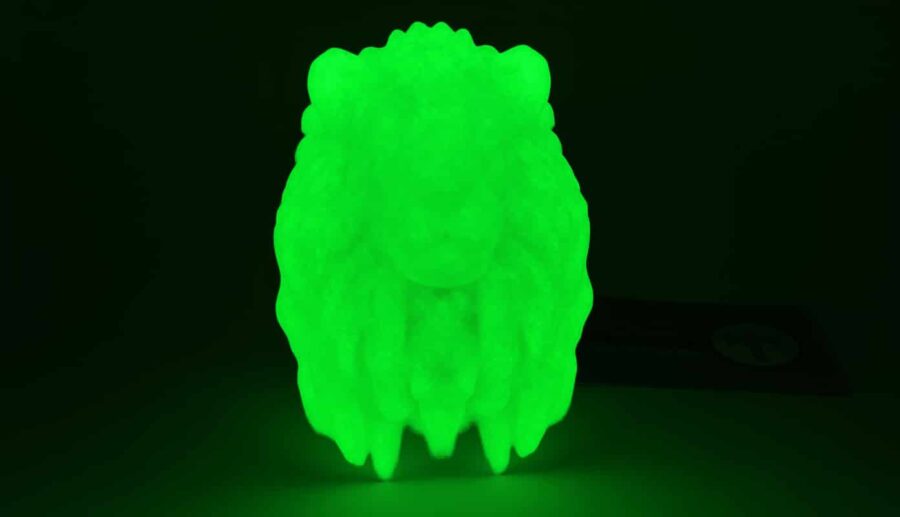 ColorFabb'in Karanlıkta Parlayan filamenti ile basılmış aslan kafası